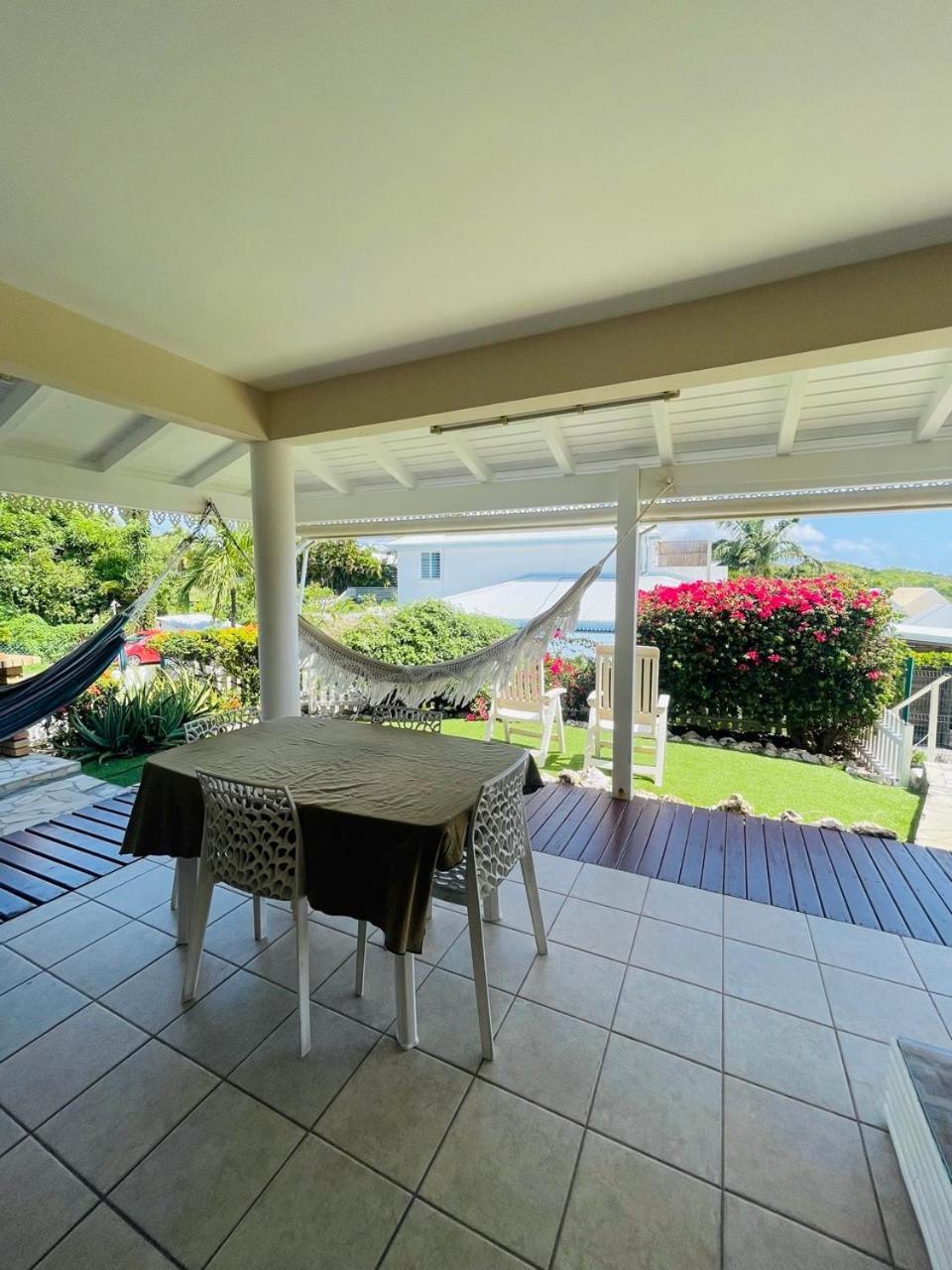 L'hibiscus T2, plage privée, terrasse, barbecue Saint-Francois  Esterno foto